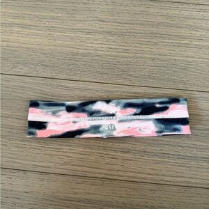 4 pack lululemon headbands (2 white, one multicolor, one purple)